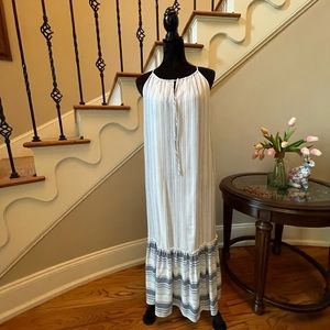 🎉HP🎉…🌺Cremieux…NWT…Blue/Ivory Striped Maxi
